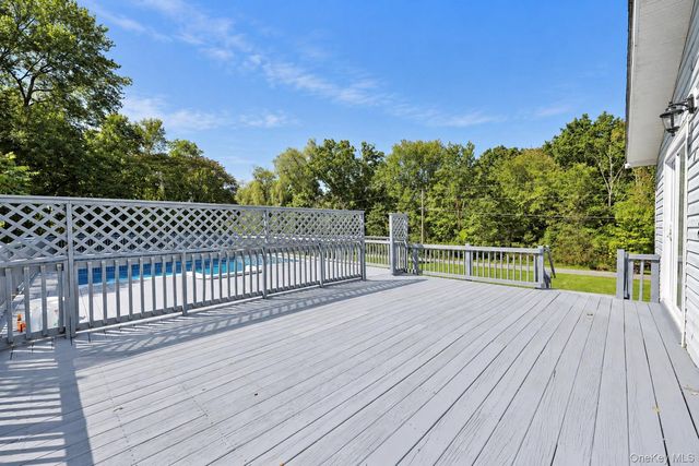 10 Spike Horn Road, Saugerties, NY 12477