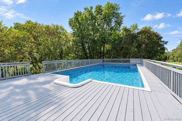 10 Spike Horn Road, Saugerties, NY 12477