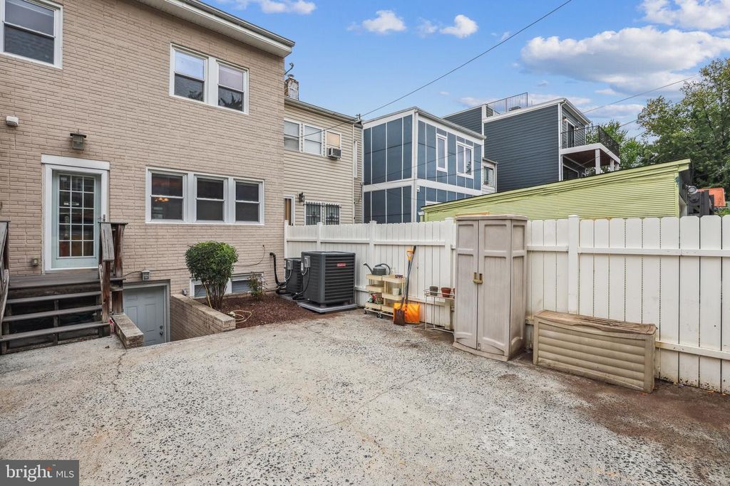 1428 PERRY PL NW, Washington, DC 20010
