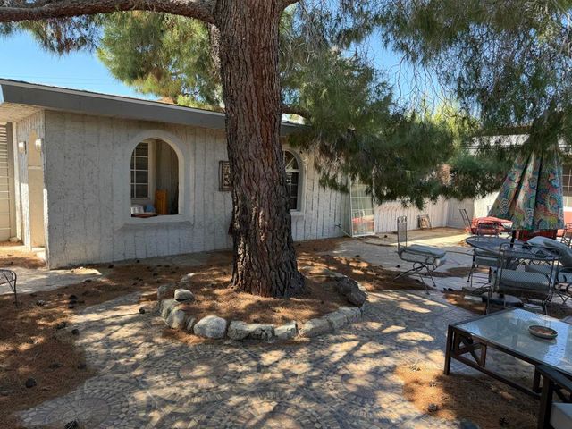 49027 Hibiscus Drive, Morongo Valley, CA 92256
