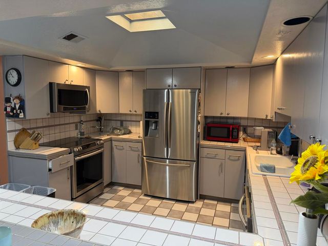 49027 Hibiscus Drive, Morongo Valley, CA 92256