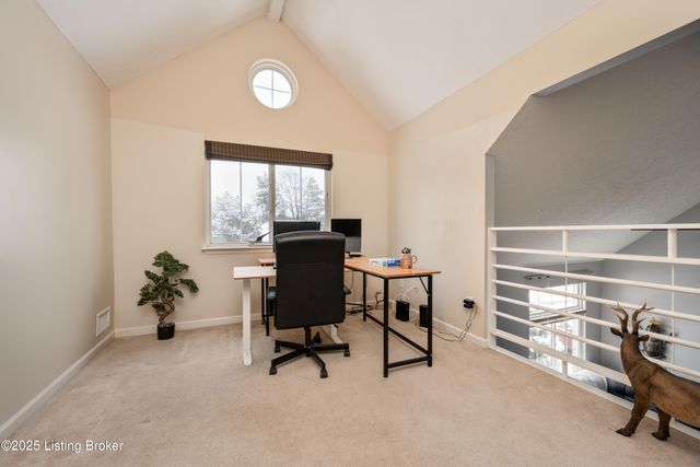 8705 Chelmer Ln, Louisville, KY 40220