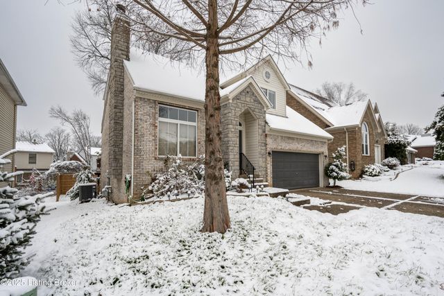 8705 Chelmer Ln, Louisville, KY 40220