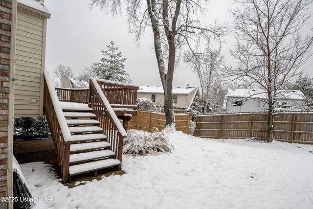 8705 Chelmer Ln, Louisville, KY 40220