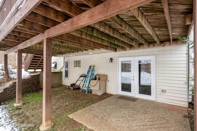 8705 Chelmer Ln, Louisville, KY 40220