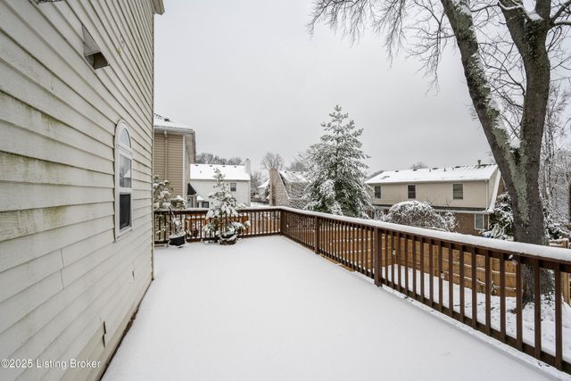 8705 Chelmer Ln, Louisville, KY 40220