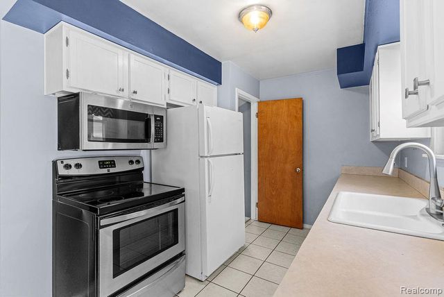 4277 Ashlawn Drive, Flint Charter Township, MI 48507