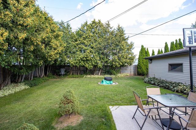 609 LINDA STREET, Combined Locks, WI 54113