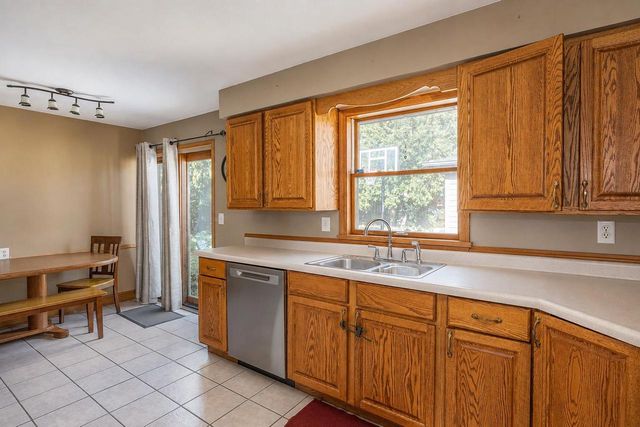609 LINDA STREET, Combined Locks, WI 54113