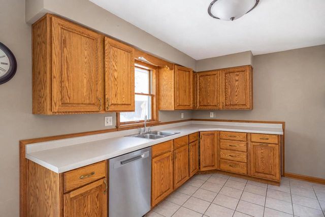 609 LINDA STREET, Combined Locks, WI 54113