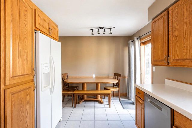 609 LINDA STREET, Combined Locks, WI 54113