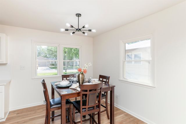 1017 S Dalton Dr, Wichita, KS 67207