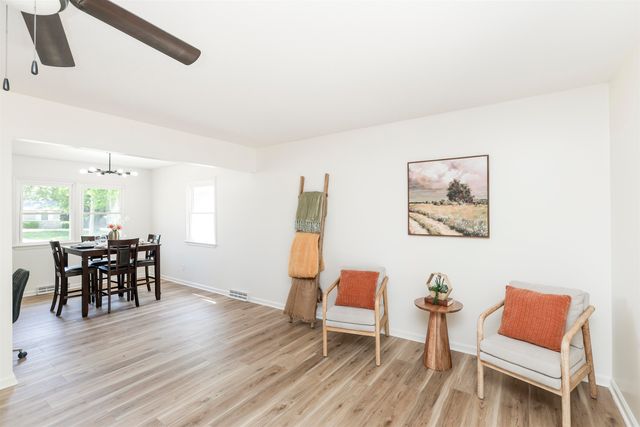 1017 S Dalton Dr, Wichita, KS 67207