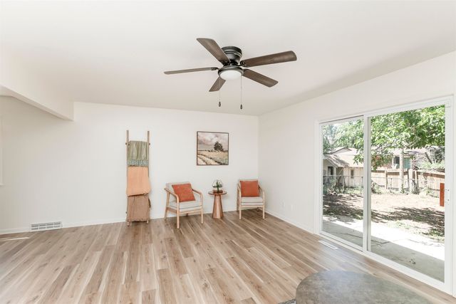 1017 S Dalton Dr, Wichita, KS 67207