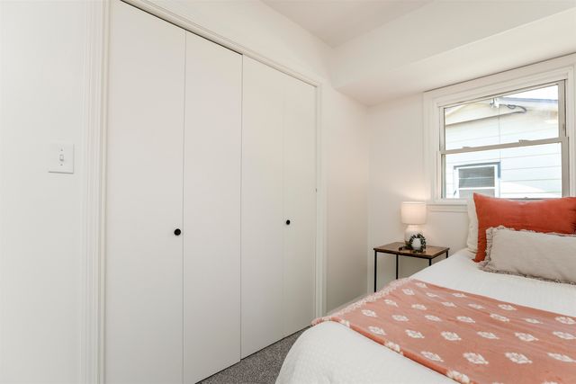 1017 S Dalton Dr, Wichita, KS 67207