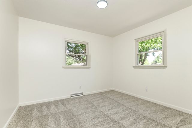 1017 S Dalton Dr, Wichita, KS 67207