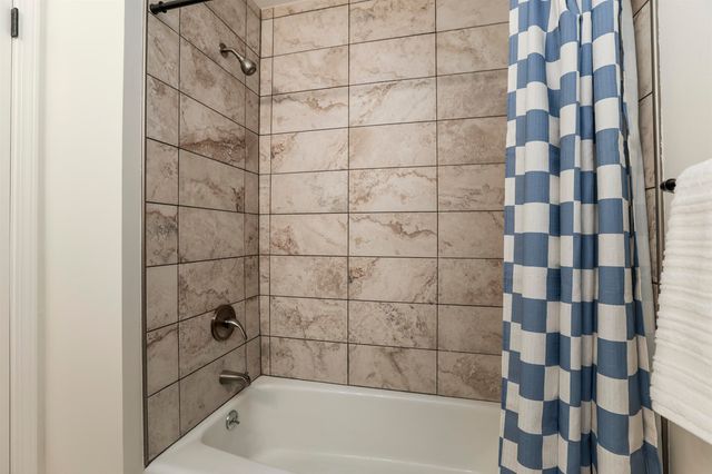 1017 S Dalton Dr, Wichita, KS 67207