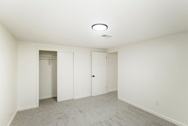 1017 S Dalton Dr, Wichita, KS 67207