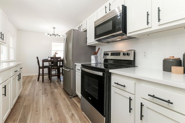 1017 S Dalton Dr, Wichita, KS 67207