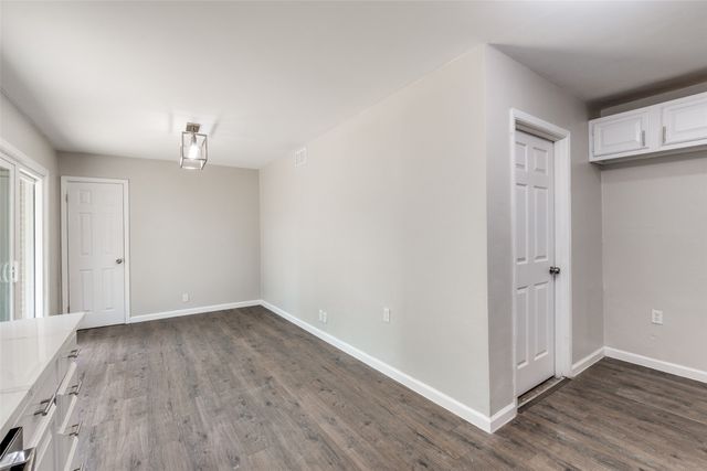 2406 Globe Avenue, Dallas, TX 75228