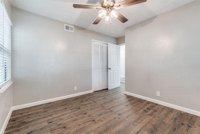 2406 Globe Avenue, Dallas, TX 75228