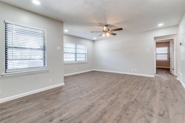 2406 Globe Avenue, Dallas, TX 75228