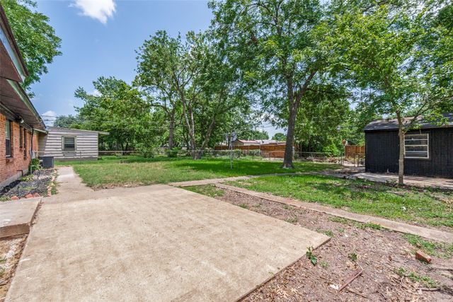2406 Globe Avenue, Dallas, TX 75228