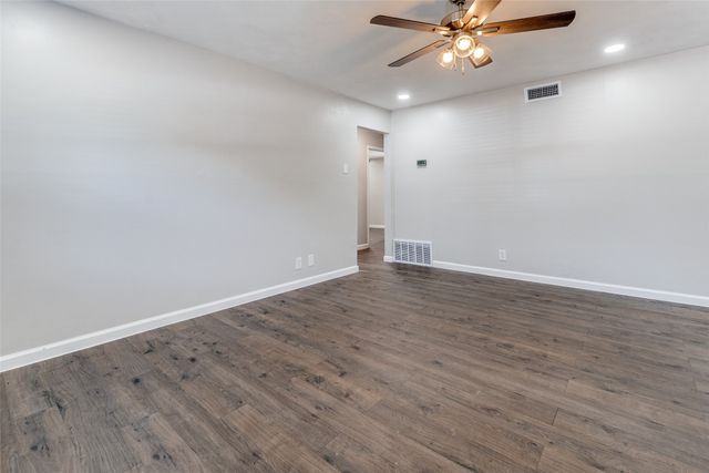 2406 Globe Avenue, Dallas, TX 75228