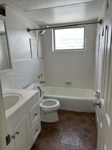 11925 NE 19th Dr 8, North Miami, FL 33181