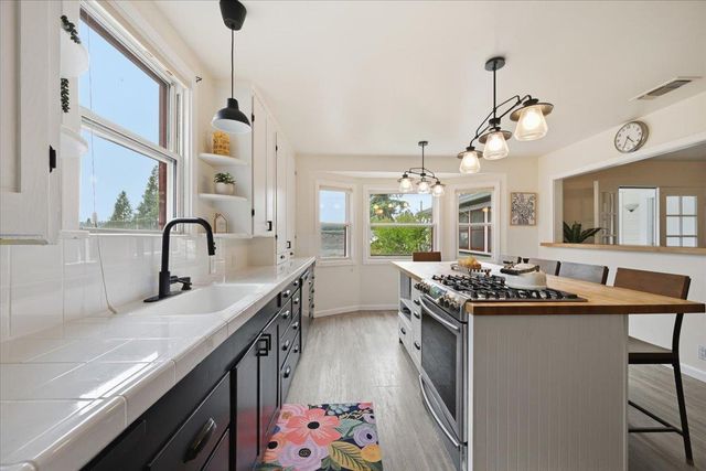438 Kate Hayes St, Grass Valley, CA 95945