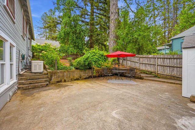 438 Kate Hayes St, Grass Valley, CA 95945