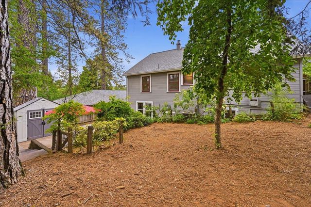 438 Kate Hayes St, Grass Valley, CA 95945