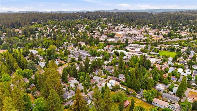 438 Kate Hayes St, Grass Valley, CA 95945