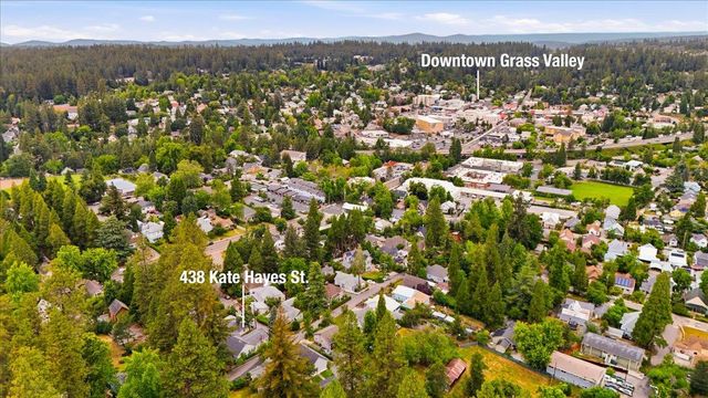 438 Kate Hayes St, Grass Valley, CA 95945