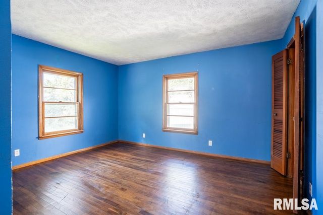 913 S 12TH Street, Herrin, IL 62948