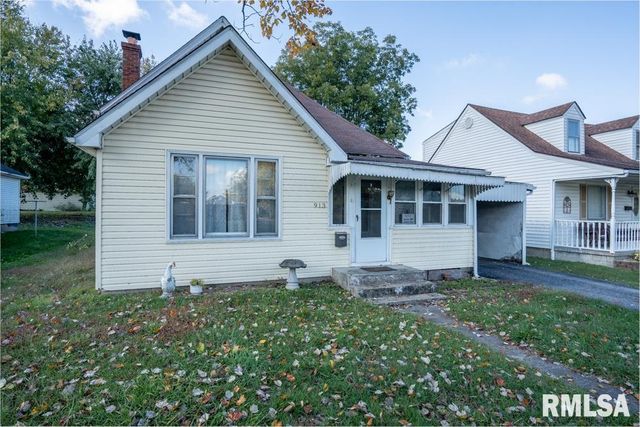 913 S 12TH Street, Herrin, IL 62948