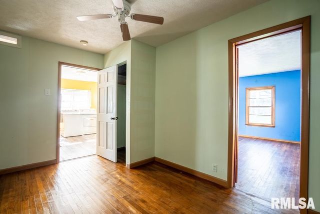 913 S 12TH Street, Herrin, IL 62948