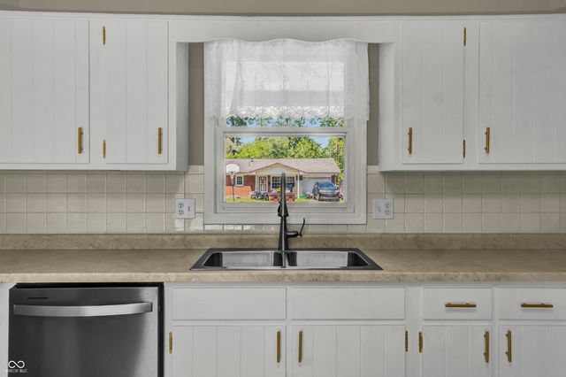 131 Meadow Lane, North Vernon, IN 47265