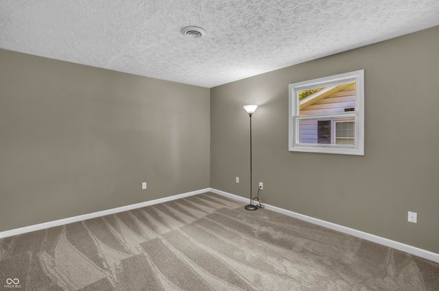 131 Meadow Lane, North Vernon, IN 47265