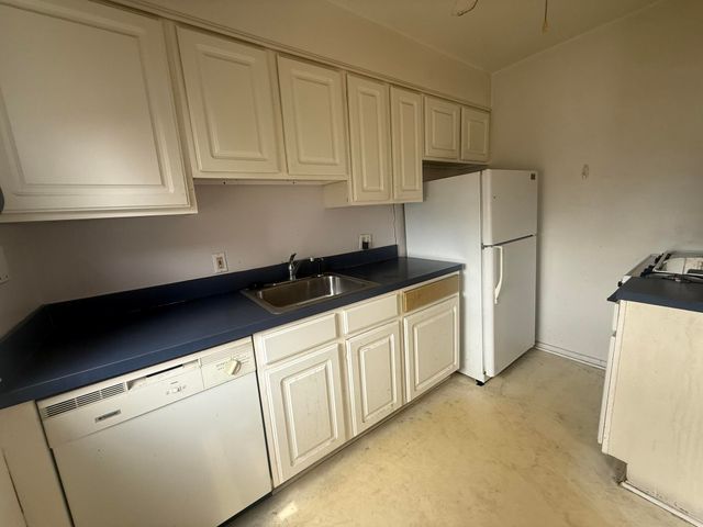 22673 Garrison Street 108, Dearborn, MI 48124
