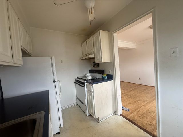 22673 Garrison Street 108, Dearborn, MI 48124
