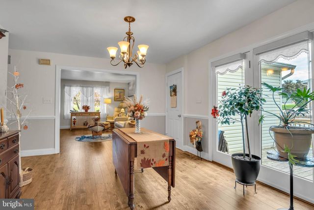 142 SUGARBOOT LN, Hanover, PA 17331
