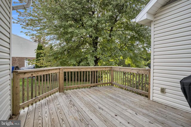142 SUGARBOOT LN, Hanover, PA 17331