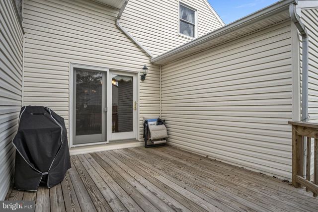 142 SUGARBOOT LN, Hanover, PA 17331