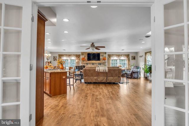 142 SUGARBOOT LN, Hanover, PA 17331