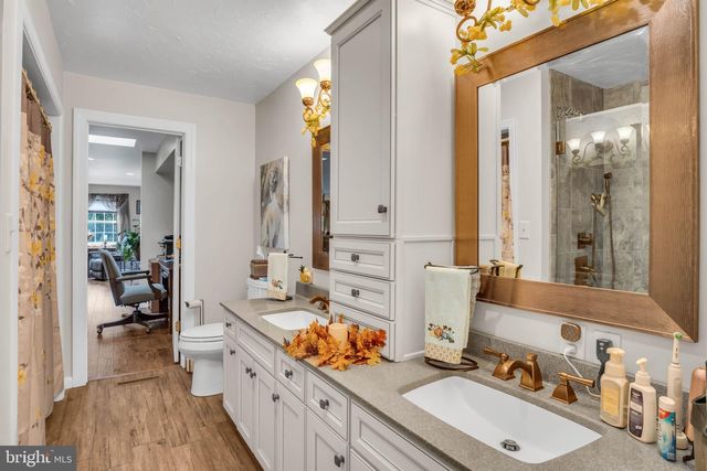 142 SUGARBOOT LN, Hanover, PA 17331