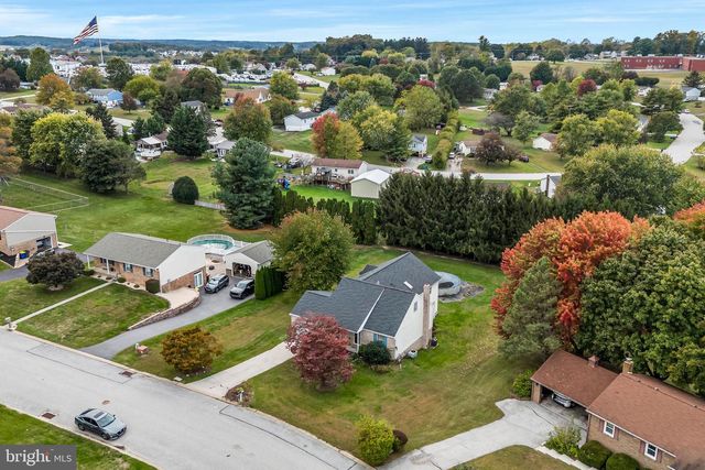 142 SUGARBOOT LN, Hanover, PA 17331