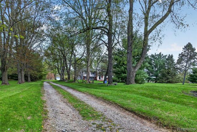 1180 N Hurd Road, Ortonville, MI 48462