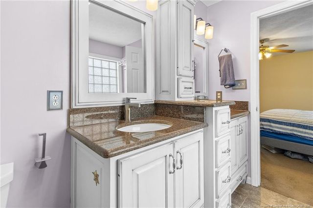 704 Fairbluff Drive, Hope Mills, NC 28348