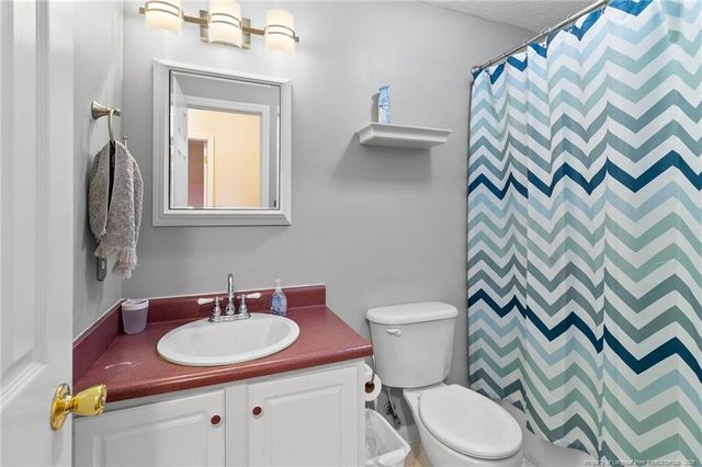 704 Fairbluff Drive, Hope Mills, NC 28348